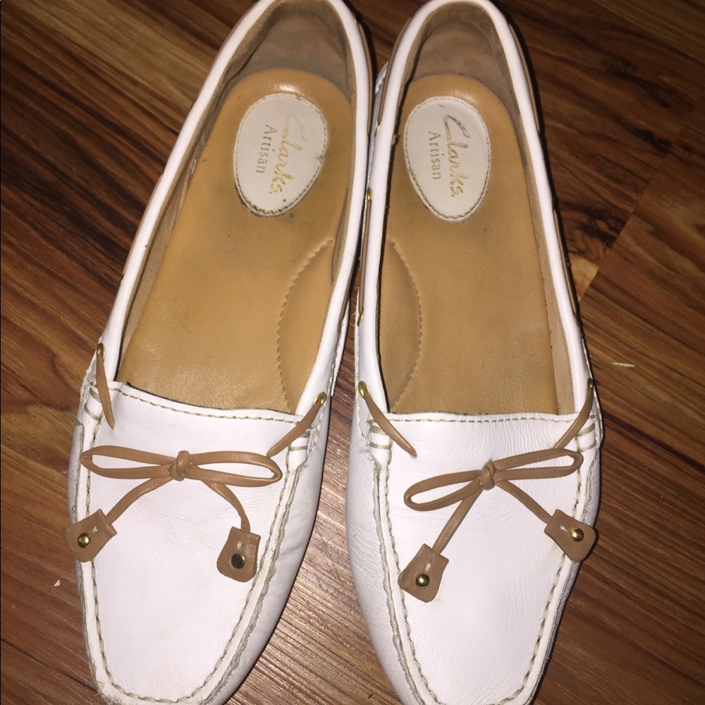 White and tan driving shoes - Size 7.5